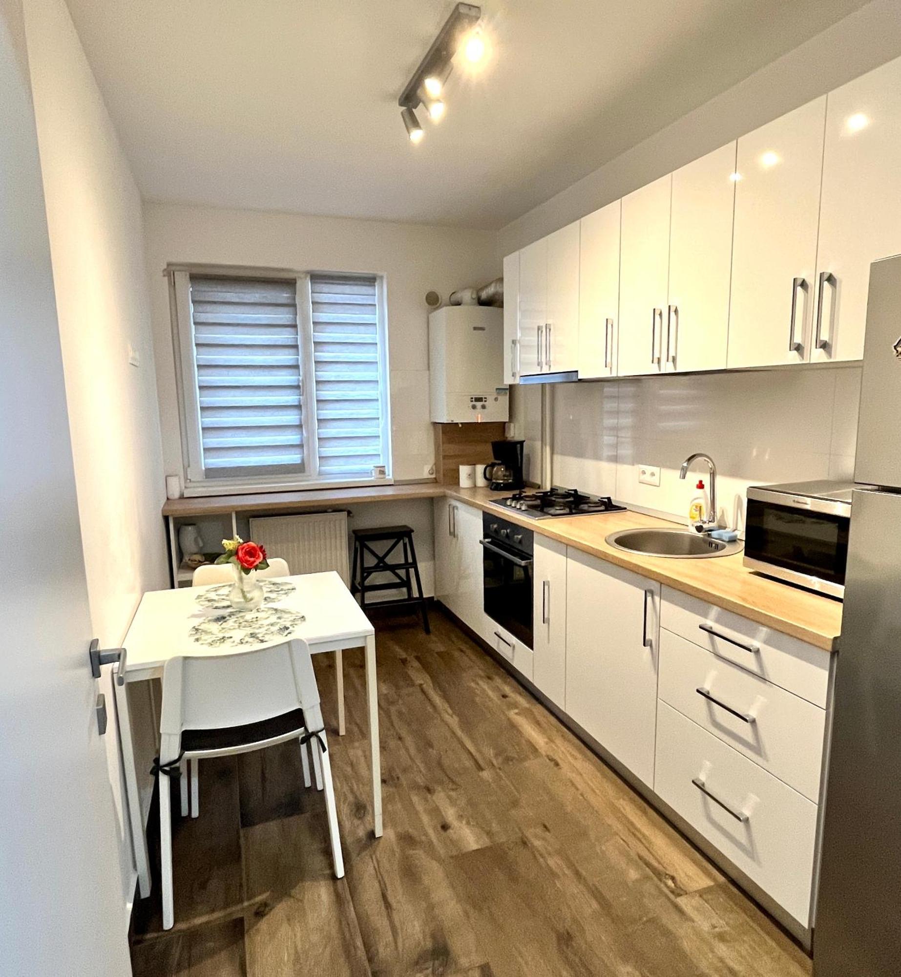 New Cozy In Near Airport Otopeni