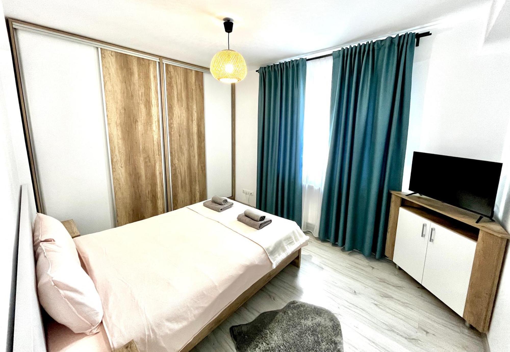 New Cozy In Near Airport Apartment