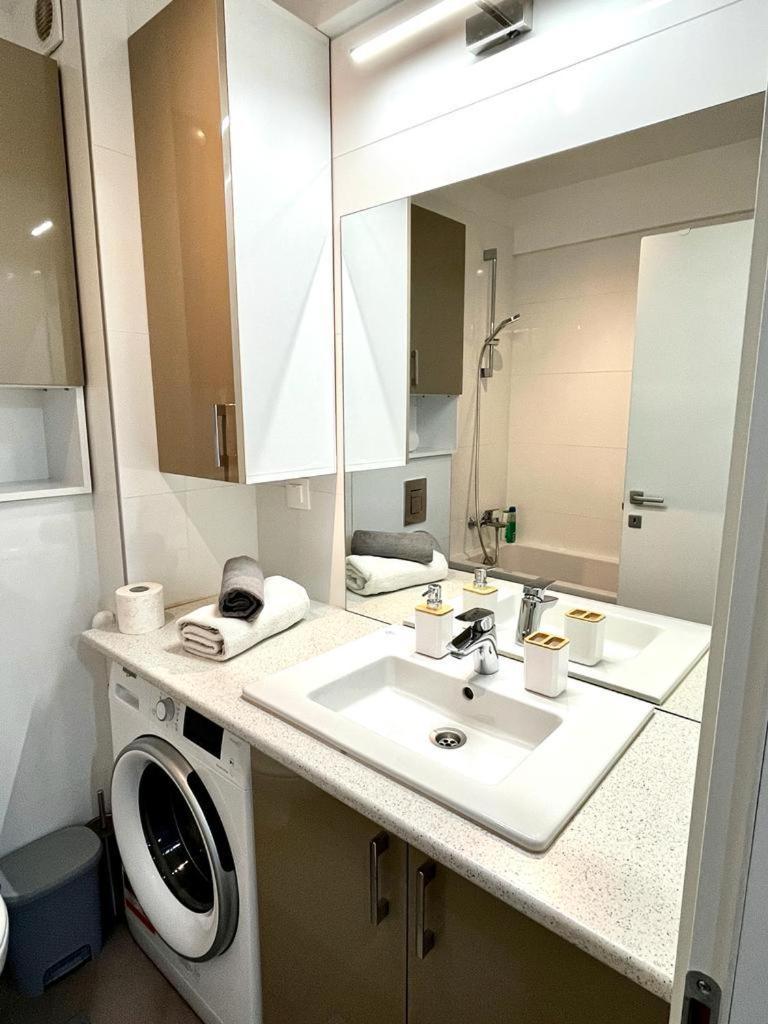 Apartment New Cozy In Near Airport